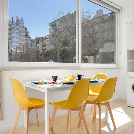 Bright In - 3 Bedrooms By Lisbeyond Apartmán